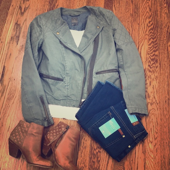 GAP Jackets & Blazers - Gap Quilted Jacket